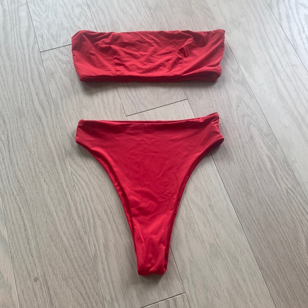437 red Aubrey set